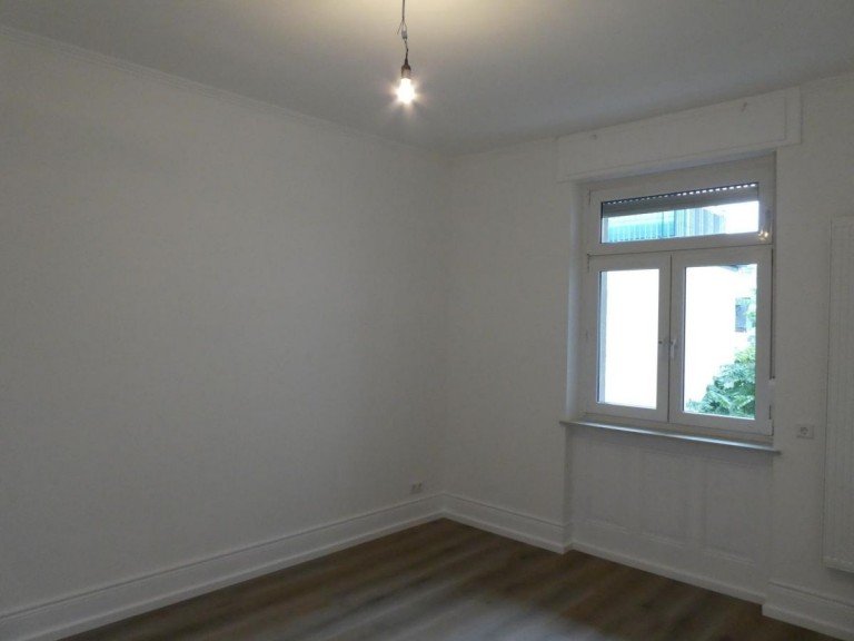 Frankfurt Etagenwohnung 3 Zimmer im 3. OG - sch�ne Altbauwohnung nahe der InfraServe
