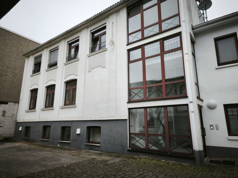  Frankfurt am Main Mehrfamilienhaus 7 Wohnungen + 5 Gewerbeeinheiten