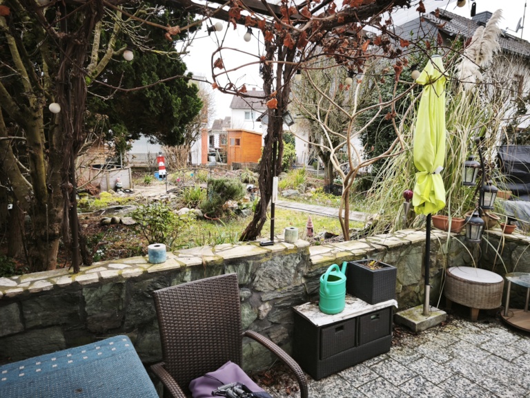  Doppelhaush�lfte Hattersheim