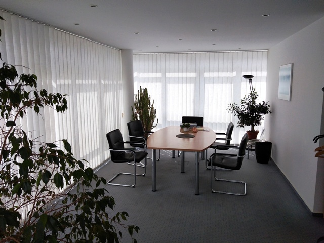  Frankfurt am Main / Unterliederbach B�rofl�che renovierte B�roetage in kleinen B�rohaus