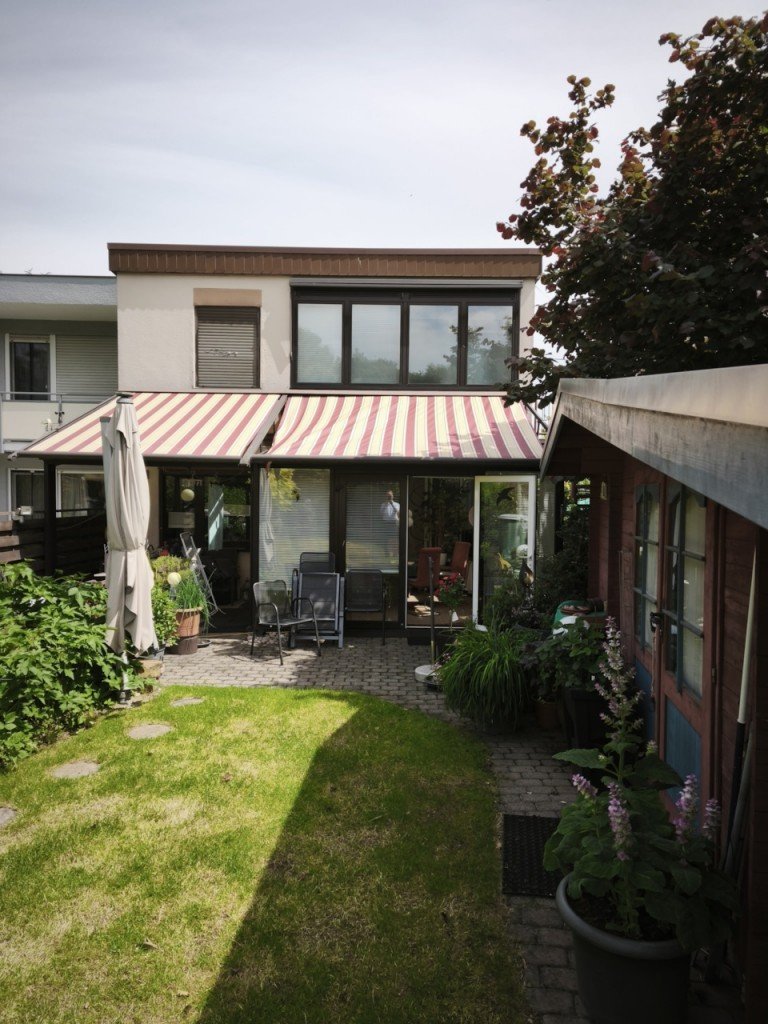  Schwalbach Reihenendhaus Flexibles Wohnkonzept mit Gartenidylle � Zweifamilienhaus