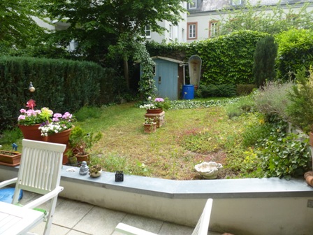  Frankfurt Erdgeschosswohnung sch�ne Wohnung und kleiner Garten
